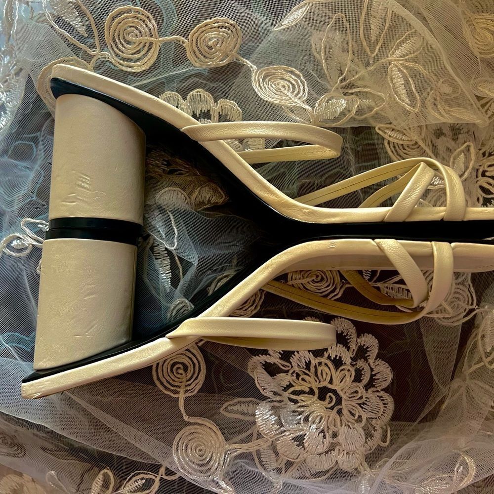 Sz 9 Zara Women's Elegant Cream Heeled Sandals - Picture 6 of 10